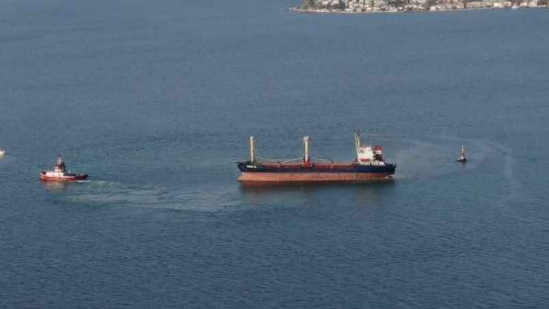 Maltepe açıklarında karaya oturan kuru yük gemisi kurtarıldı