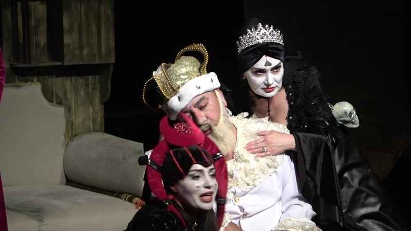 Azeri tiyatrocular ‘Kral Ölüyor’u Amasya’da sahneledi