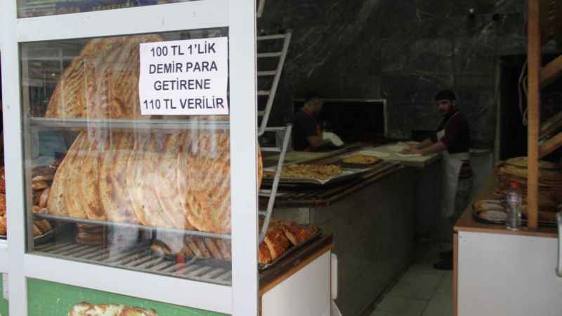 100 lira madeni para getirene 110 lira veriyor