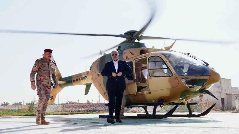 Irak Savunma Bakanı Abbasi’den Ayn el-Esed üssüne sürpriz ziyaret