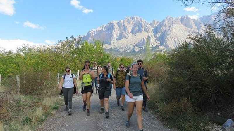 Fransız ve Belçikalı tur operatörleri Aladağlar’ı gezdi