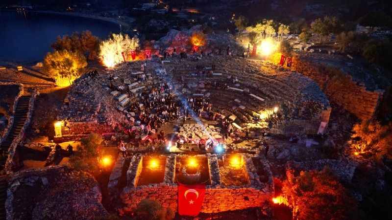 Tarihi Amos Antik Kenti'nde bin 700 yıl sonra ilk konser