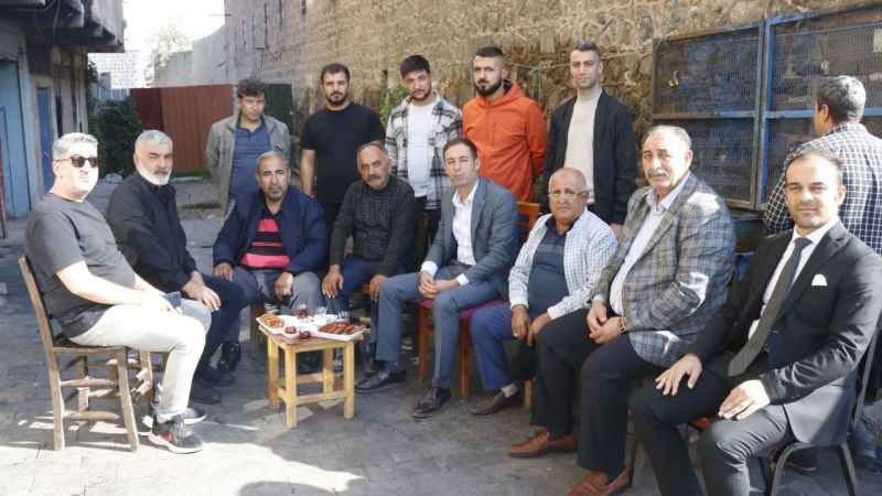 Eski MHP Diyarbakır İl Başkanı ve Asur Gençlik Spor Kulüp Başkanı Kayaalp partililerle bir araya geldi