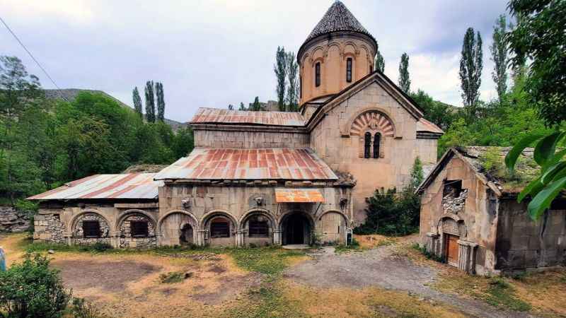 Bin yıllık Taş Camii asırlara meydan okuyor