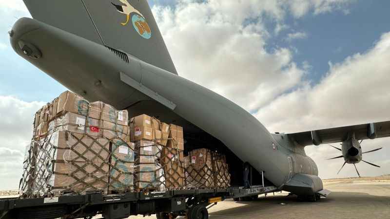 Gazze’ye yardım uçağı Mısır’da