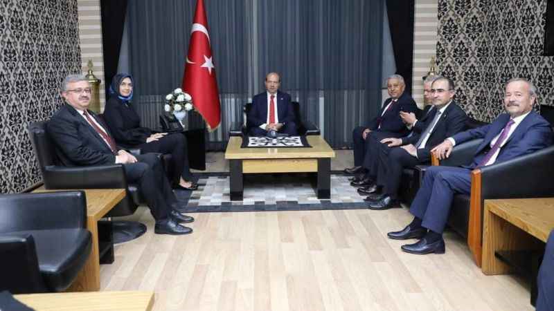 KKTC Cumhurbaşkanı Tatar, Başkan Zeybek’i ziyaret etti