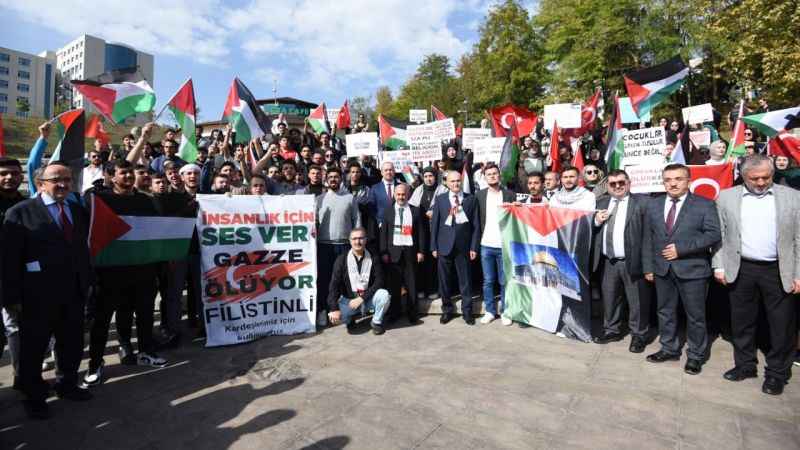 Düzce'de öğrenciler İsrail saldırılarını protesto etti