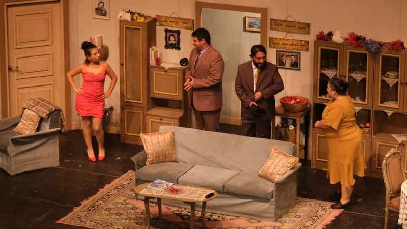 'Lütfen Kızımla Evlenir Misiniz?' oyunu Adana'da ayakta alkışlandı