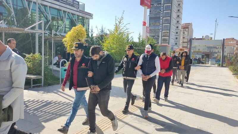 Niğde'de düzenlenen uyuşturucu operasyonunda 28 kişi gözaltına alındı