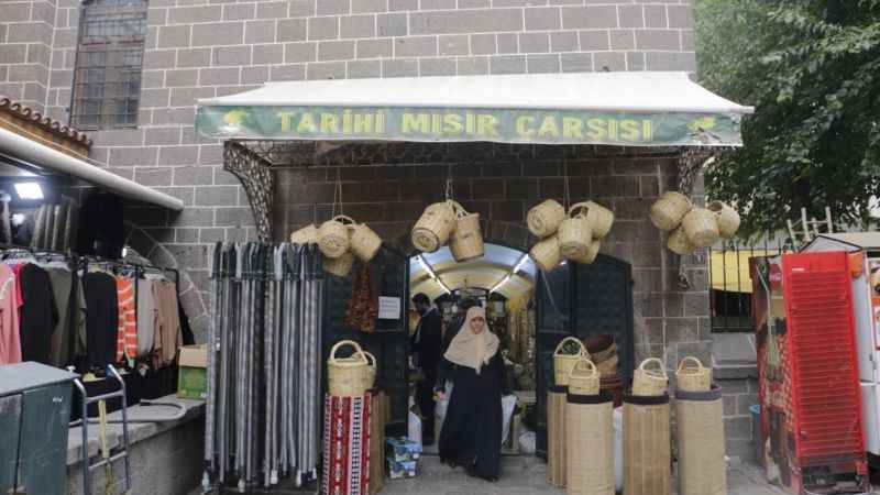 Diyarbakır'daki eski geçitte baharat satışı geleneği bir asırdır sürüyor