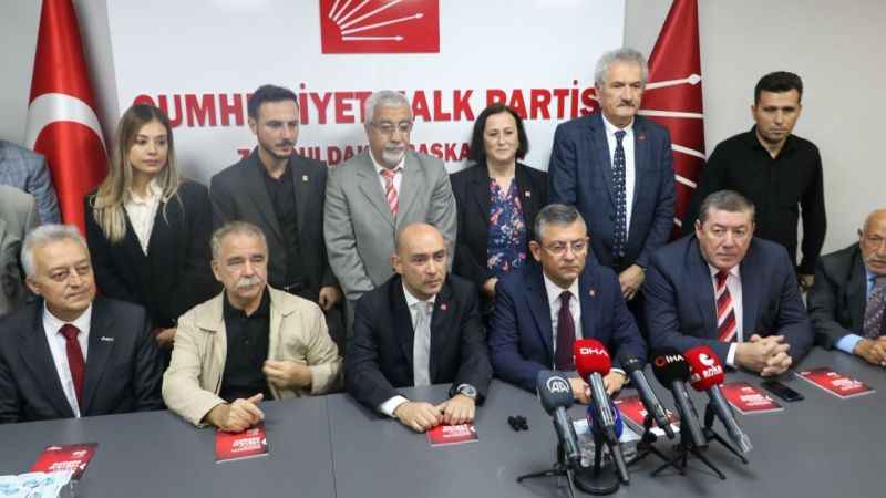 CHP'li Özel: "Bu parti böyle kötü yönetilmeye devam ederse biz daha çok ağlayacağız"