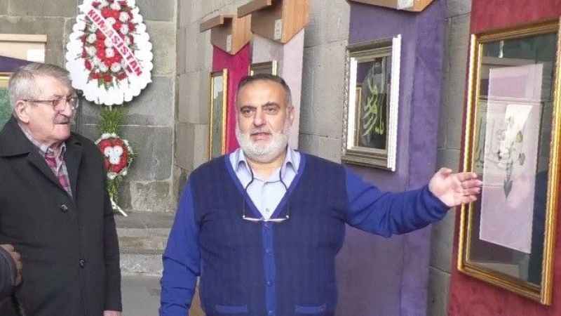 Ebru sanatı, oltu taşı tozuyla yeniden şekillendi