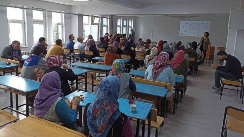 Bağımlılığa karşı eğitim Fatih Ortaokulu'nda sürüyor