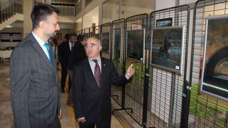 Dijitalleşme ve gelenek bir araya geldi: Kayseri temalı ebru süslü tablolar