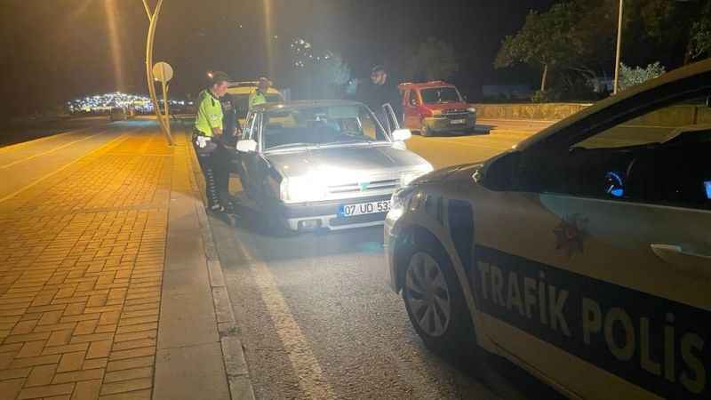 Antalya'da abartılı egzoz ve yüksek ses amfisi için 4 araca 24 bin 900 TL ceza kesildi