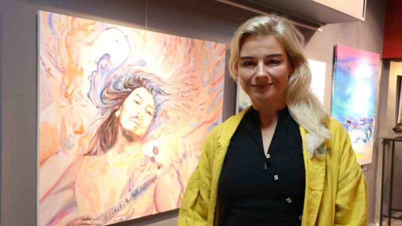 Rus sanatçı, Zonguldak'ta Barış Akarsu'yu tuvale taşıdı