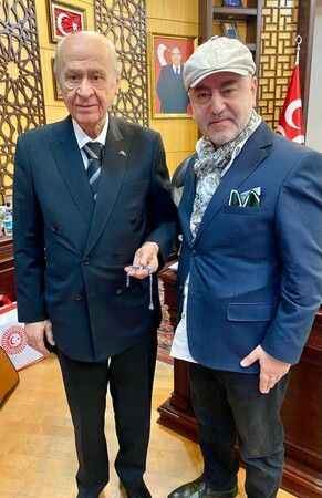 Devlet Bahçeli'ye “Cumhuriyet'in 100. yılı” yüzüğü