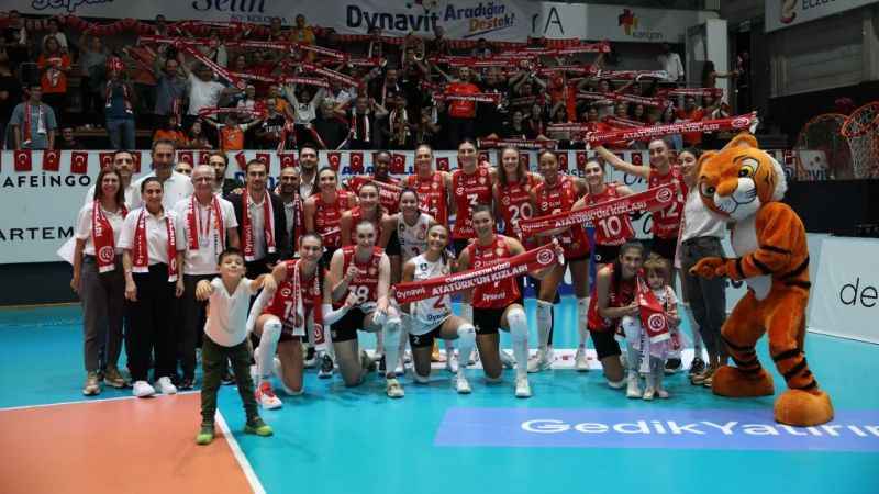 Vodafone Sultanlar Ligi: Eczacıbaşı: 3 - Çukurova Belediyespor: 0