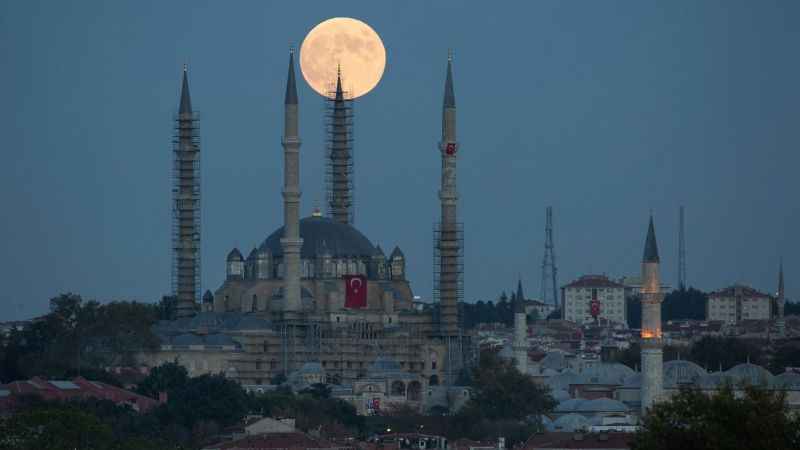 Selimiye Camii, dolunay ile buluştu, manzara müthişti