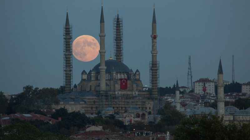 Selimiye Camii, dolunay ile buluştu, manzara müthişti