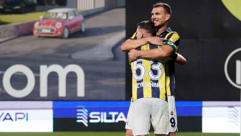 Edin Dzeko ilk hat-trick'ini yaptı