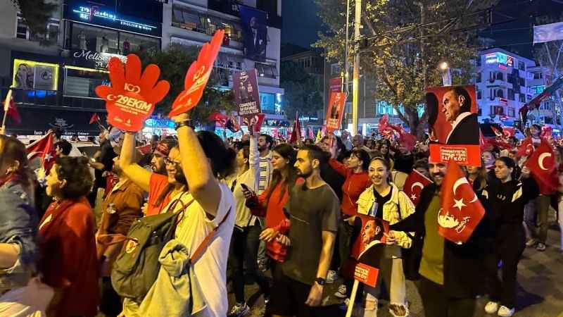 Caddeliler ‘Büyük Cumhuriyet Yürüyüşü’nde buluştu