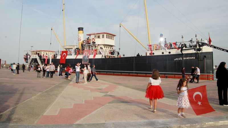 Bandırma Müze Gemisi ziyaretçi akınına uğradı