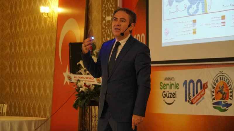 Tarihçi ve yazar Sinan Meydan, Cumhuriyet tarihini Anlatıyor