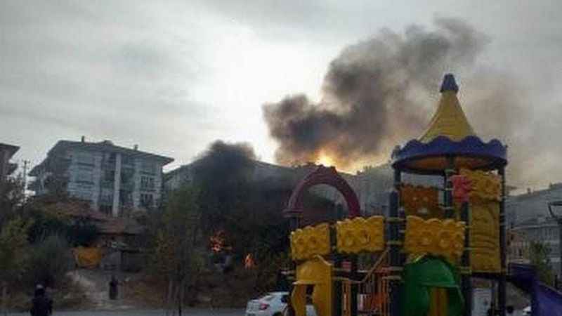 Ankara’da gecekondu yangını paniğe sebep oldu