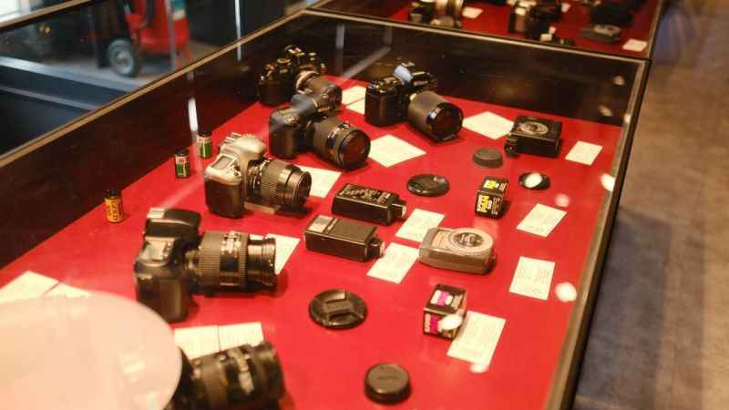 50 yıldır biriktirdiği fotoğraf makinesi ve kameralarla müze açtı 50 yıldır biriktirdiği fotoğraf makinesi ve kameralarla müze açtı