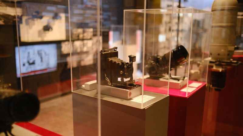 50 yıldır biriktirdiği fotoğraf makinesi ve kameralarla müze açtı 50 yıldır biriktirdiği fotoğraf makinesi ve kameralarla müze açtı