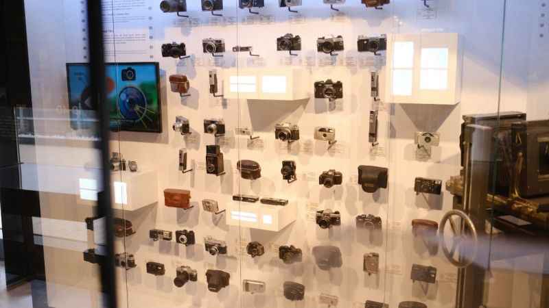 50 yıldır biriktirdiği fotoğraf makinesi ve kameralarla müze açtı 50 yıldır biriktirdiği fotoğraf makinesi ve kameralarla müze açtı