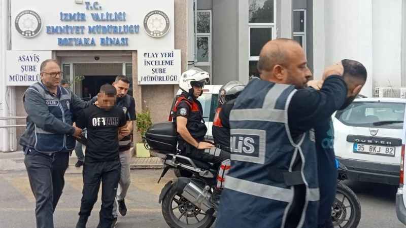 İzmir’de kuyumcudan 3 milyonluk soygun yapan 4 zanlı tutuklandı