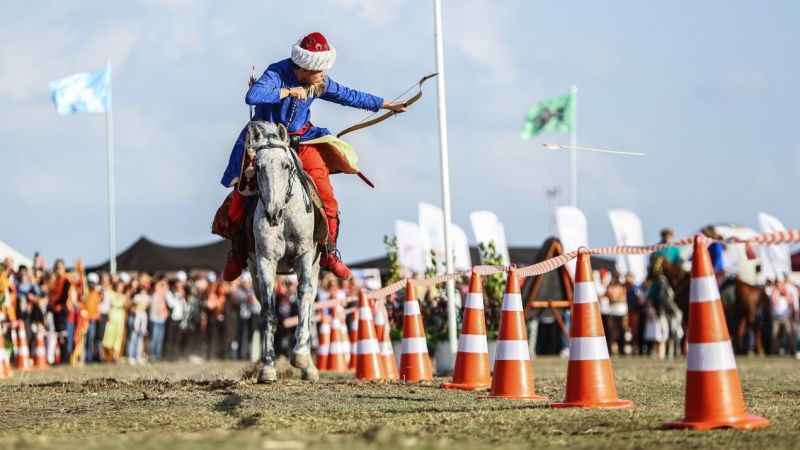 Antalya'da Yörük Türkmen Festivali coşkuyla başladı