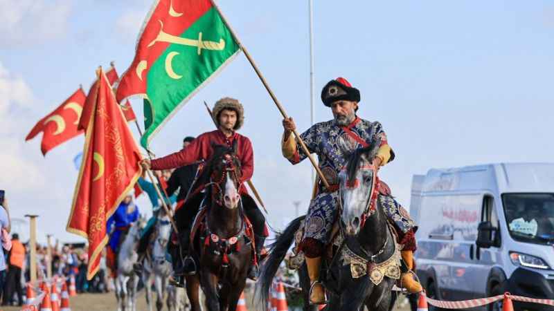 Antalya'da Yörük Türkmen Festivali coşkuyla başladı
