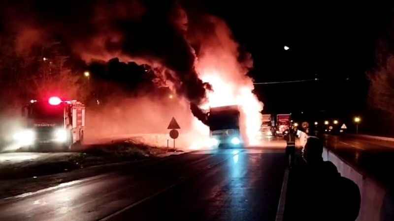 Bolu Dağı'nda otobüs alev alev yandı, faciadan dönüldü