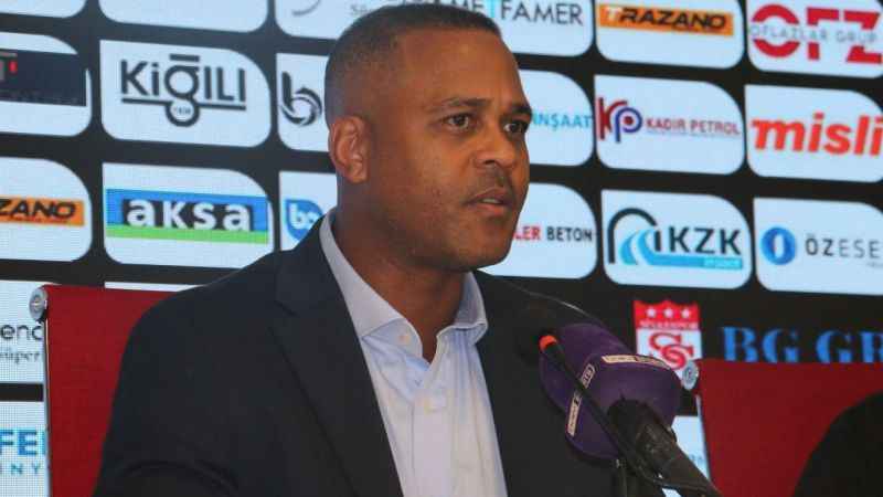 Patrick Kluivert: "Sonuçtan memnun değilim"
