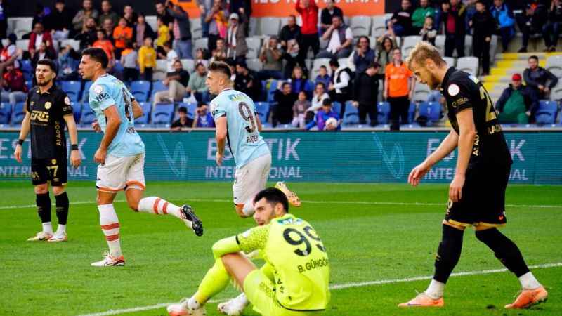 RAMS Başakşehir ile MKE Ankaragücü puanları paylaştı