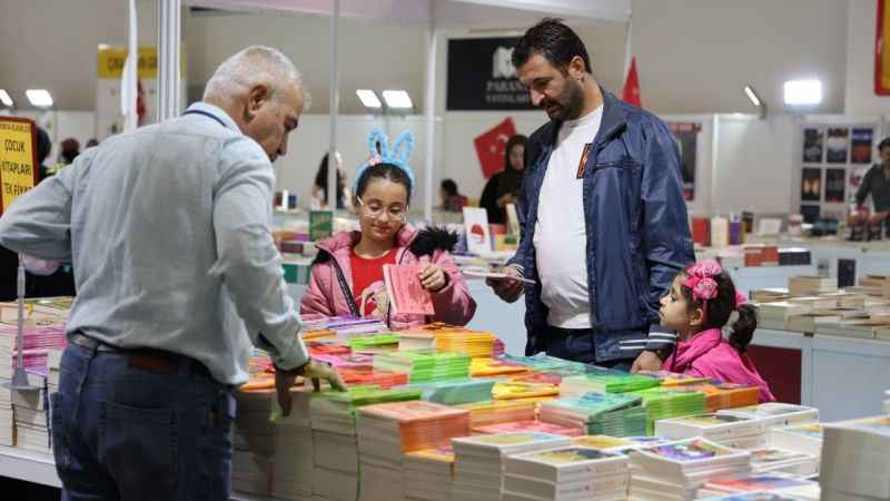 Elazığ Kitap Fuarı'na 9 günde 1 milyon ziyaretçi