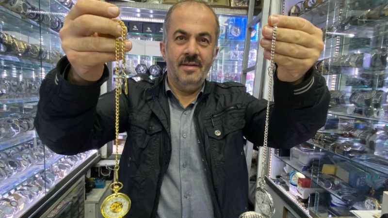 Zamana direnen köstekli saatler gençlerin gözdesi