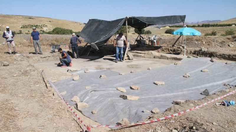 Tarlada Roma dönemine ait mozaik ortaya çıktı