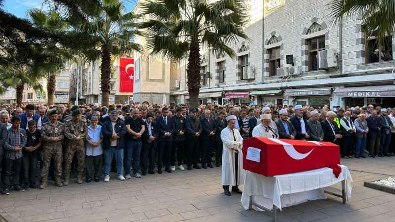 Motosiklet kazasında hayatını kaybeden polis memuru Yavuz Akyüzlü son yolculuğuna uğurlandı