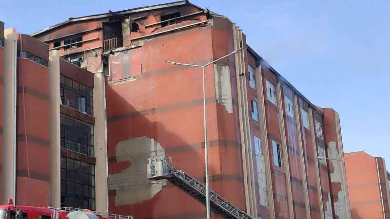 Ayakkabı imalathanesinde çıkan yangın 4 saat sonra söndürüldü