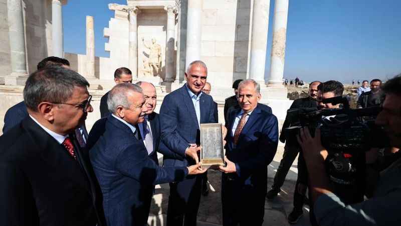 Bakan Ersoy, Laodikya Antik Kentini inceledi