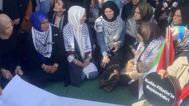Sümeyye Erdoğan Bayraktar, Filistin’e destek için başlatılan oturma eyleminde