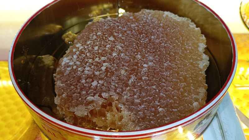 Şifa kaynağı olan Pervari balının hasadına başlandı