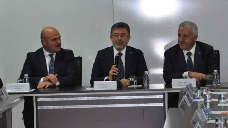 Bakan Yumaklı, Kars'ta partililerle buluştu