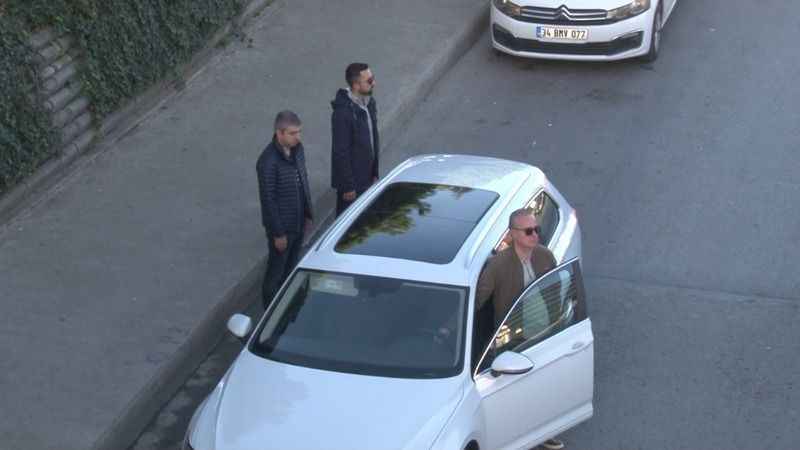 Saat 9'u 5 geçe İstanbul’da Ata’ya saygı duruşu