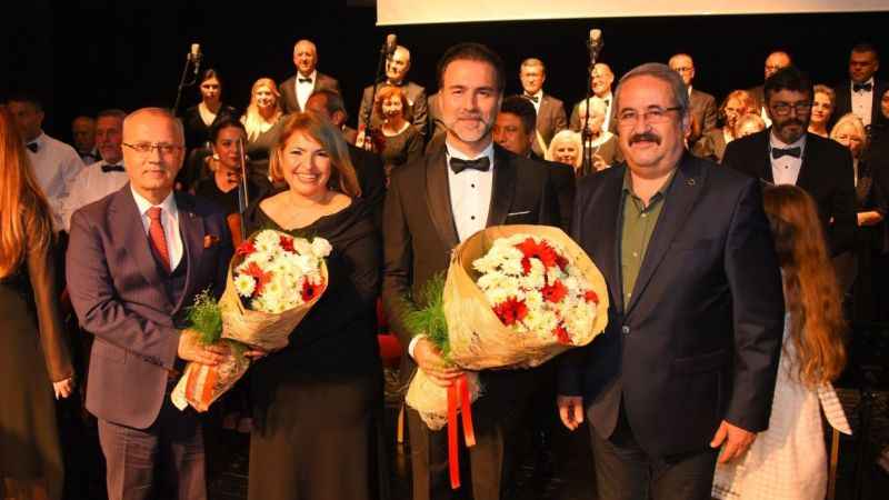  Atatürk, Salihli’de sevdiği şarkılarla anıldı