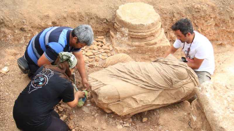 Mersin'deki antik kentte ilk defa bir kadın heykeli bulundu